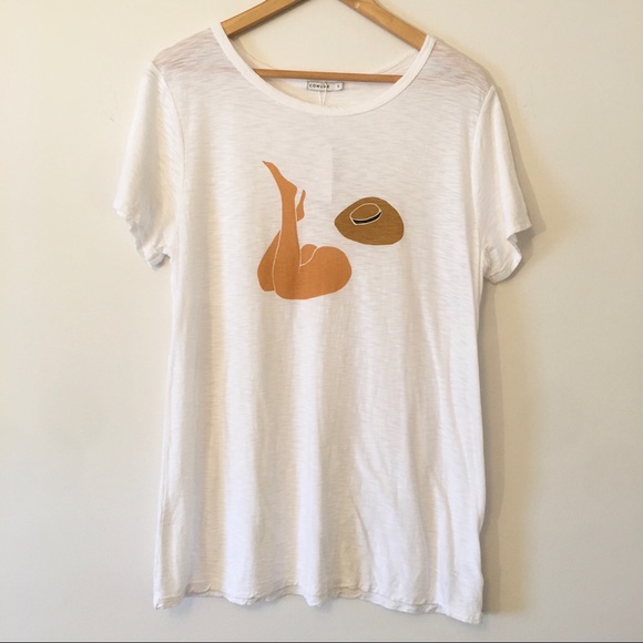 Comune Tops - NWT • white Comune tee • Sz L • tanning cheeks